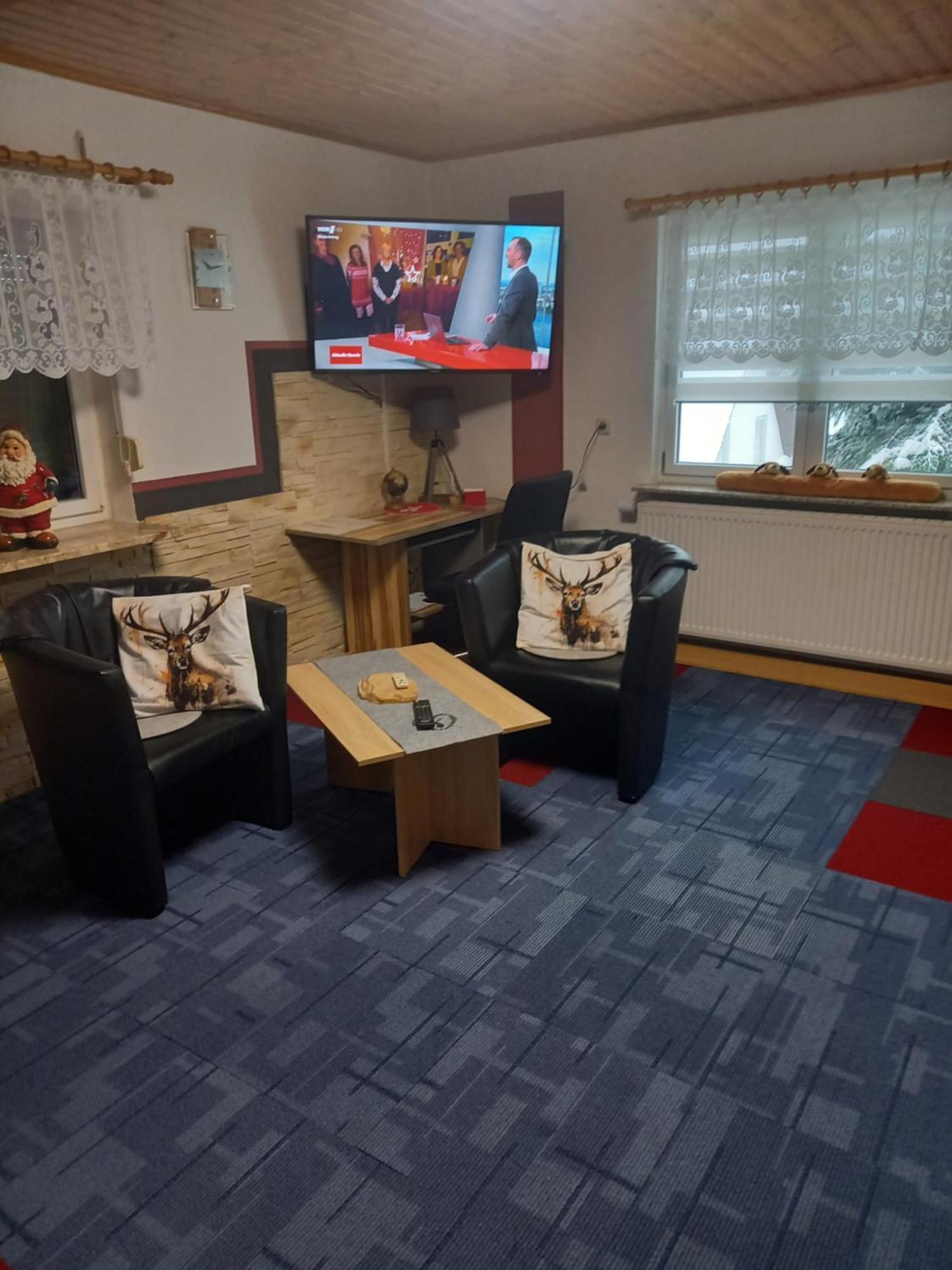 Monteur- Und Ferienwohnung Waldrauschen Fehrenbach Exterior photo